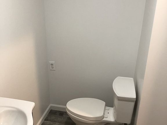 4th image of 323 Saint Anthony St APT 4