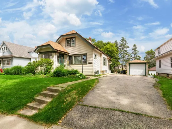 8322 Stickney AVENUE, Wauwatosa, WI 53213