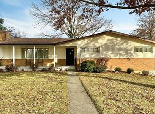 830 Town And Country Ln, Trenton, MO 64683