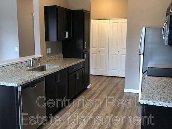 3rd image of 4225 Hawthorne Ave NE APT 202