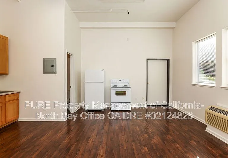 154 Railroad Ave #E — Photo 12
