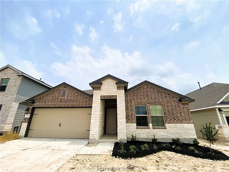 1112 Verona Dr — Photo 1