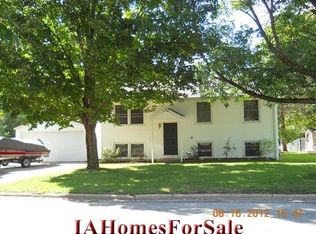 136 Circle Dr, Springville, IA 52336