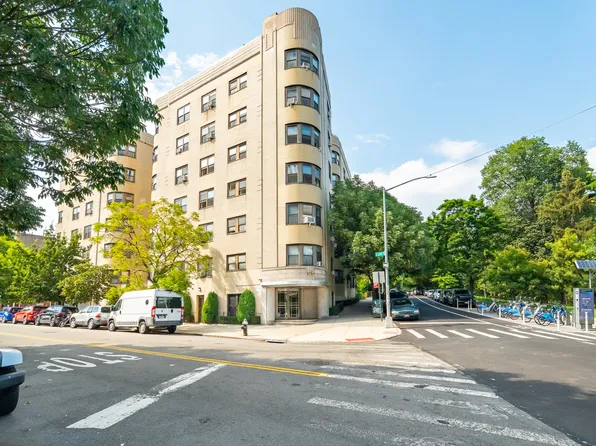 190 East Mosholu Parkway South image 2 of 36