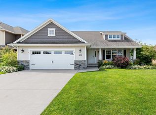 609 Pebblestone Cir, Hobart, WI 54155