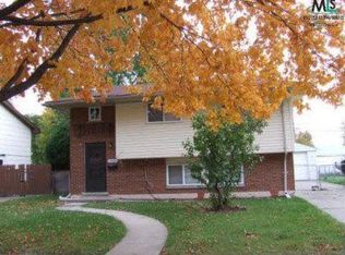 15784 Dugan St, Roseville, MI 48066