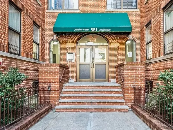 581 Academy St APT 4B, New York, NY 10034