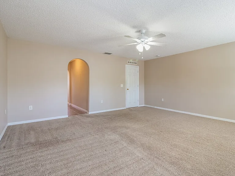 1113 Benan Ct — Photo 9