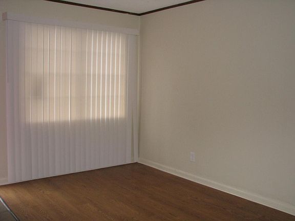 5th image of 7 Amber Ln APT A