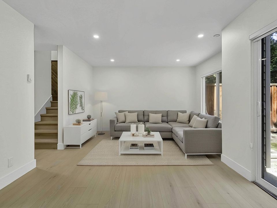 1st image of 13990 74th Ave #14