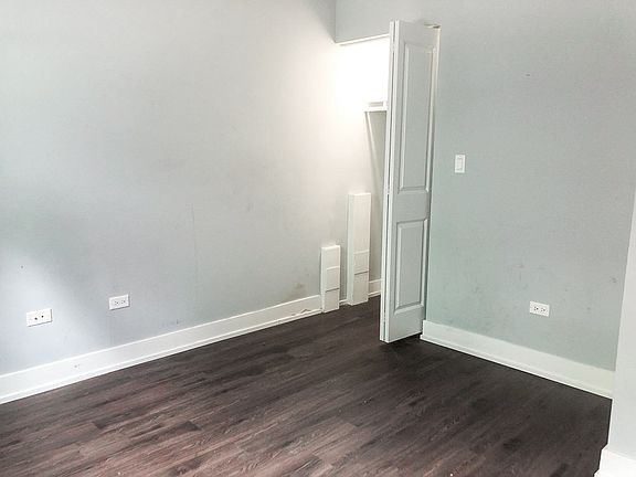 5th image of 1820 W Byron St #4064327