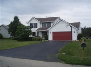 199 Old Meadow Ln, Rockton, IL 61072
