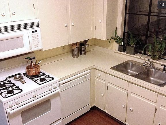 4th image of 1703 Baldwin Pl