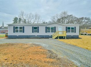 1010 Mize Rd, Toccoa, GA 30577