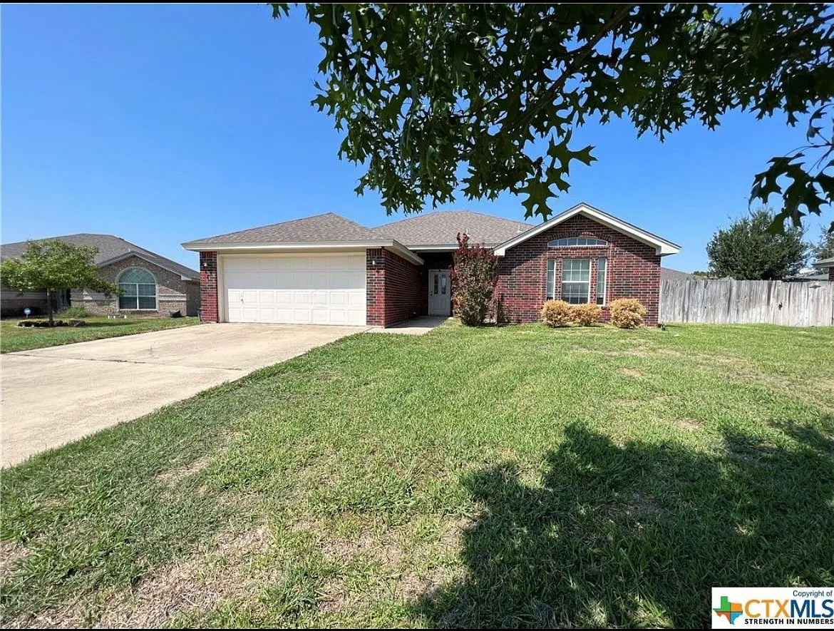 2111 Flagstaff Dr — Photo 1