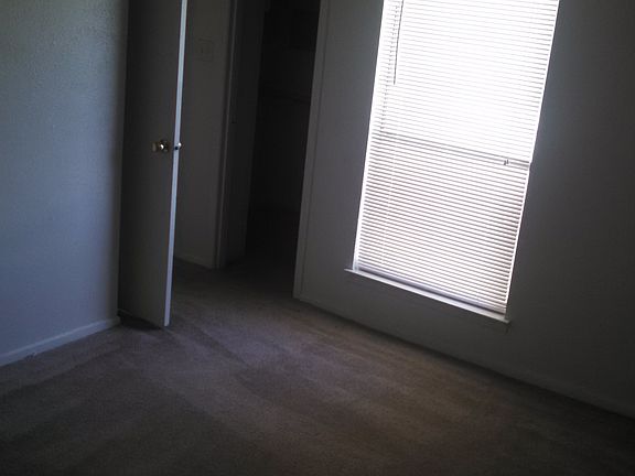 4th image of 5025 Amesbury Dr APT 225