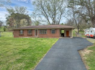 8848 W Simpson Rd, Knoxville, TN 37920