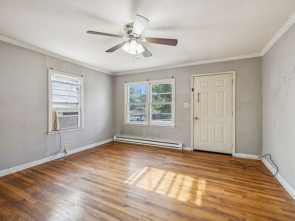 3rd image of 309 Polk St