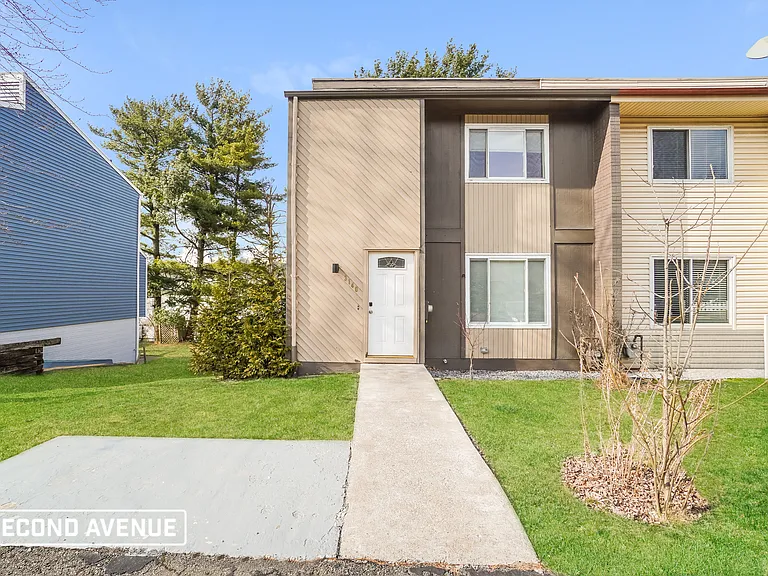3140 Camberly Dr — Photo 1