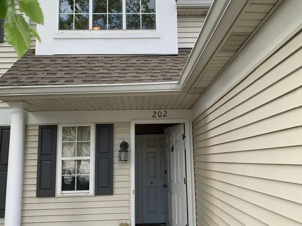 2227 Waterleaf Ct Unit 202, Naperville, IL 60564