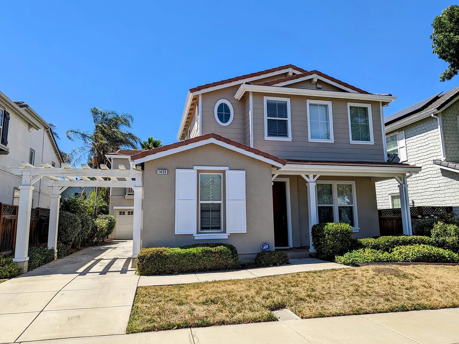 Paradise Ln, Brentwood — Photo 1
