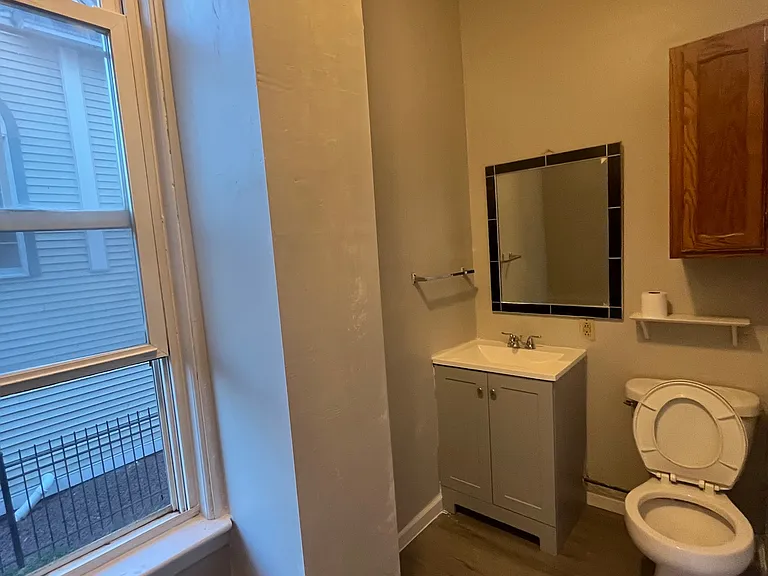 442 Farmington Ave #1E — Photo 12