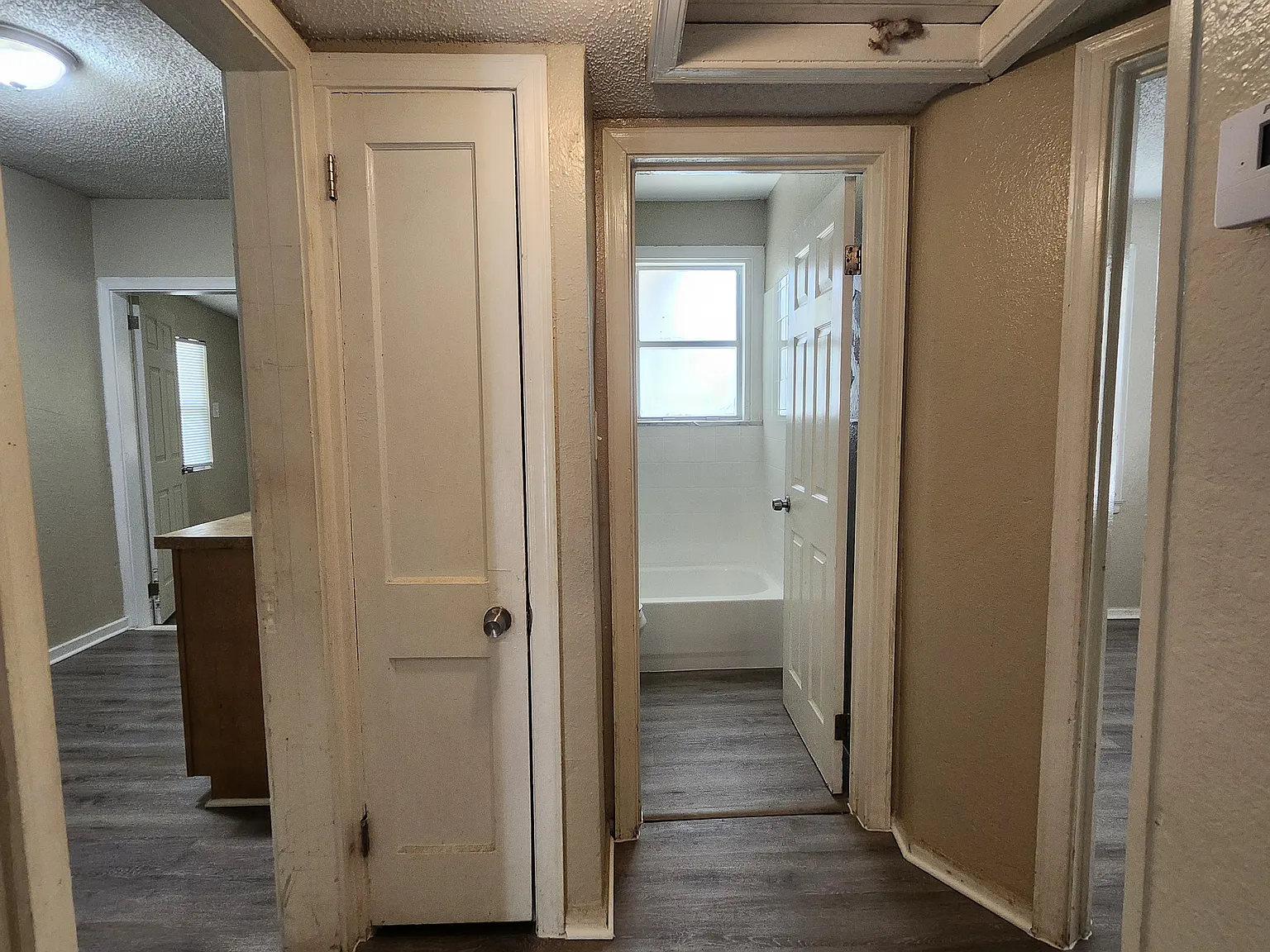 4 bed, 900 sqft, $1,345 — Photo 4