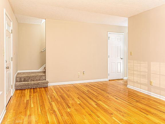 5th image of 3830 Sugar Creek Dr