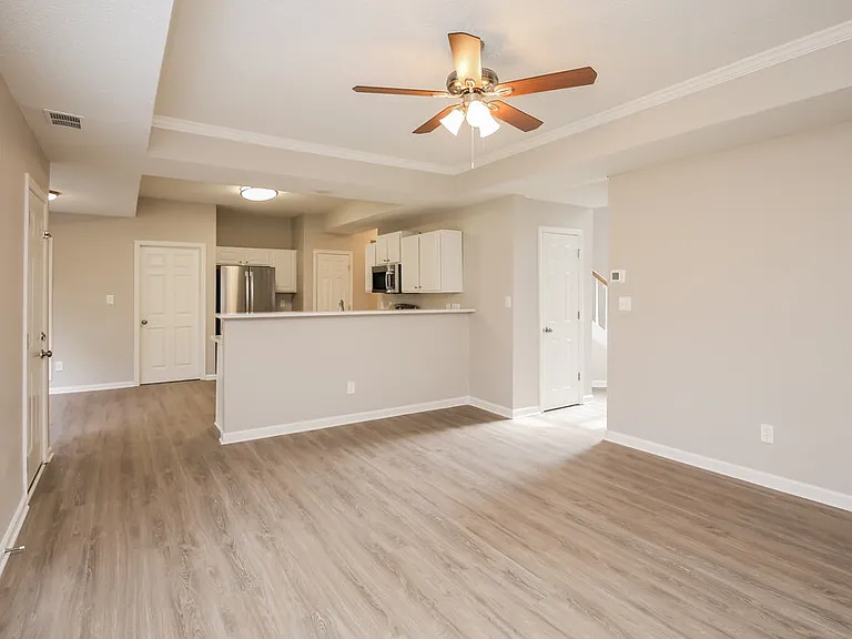 802 Pinder Point Ct — Photo 5