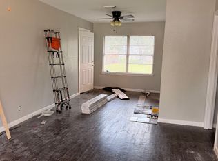 103 Sycamore St, Lake Jackson, TX 77566