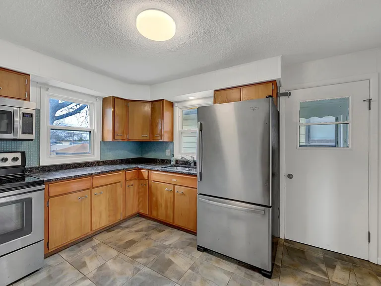 712 Main St NE — Photo 17