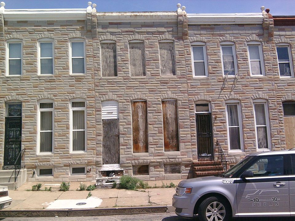 2nd image of 1908 E Lanvale St