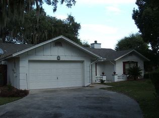 30 W Court Dr, Eustis, FL 32726