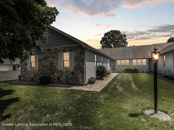 2874 Twelve Oaks Dr, Charlotte, MI 48813