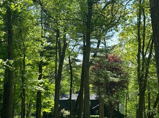 95 Louises Ln, New Canaan, CT 06840