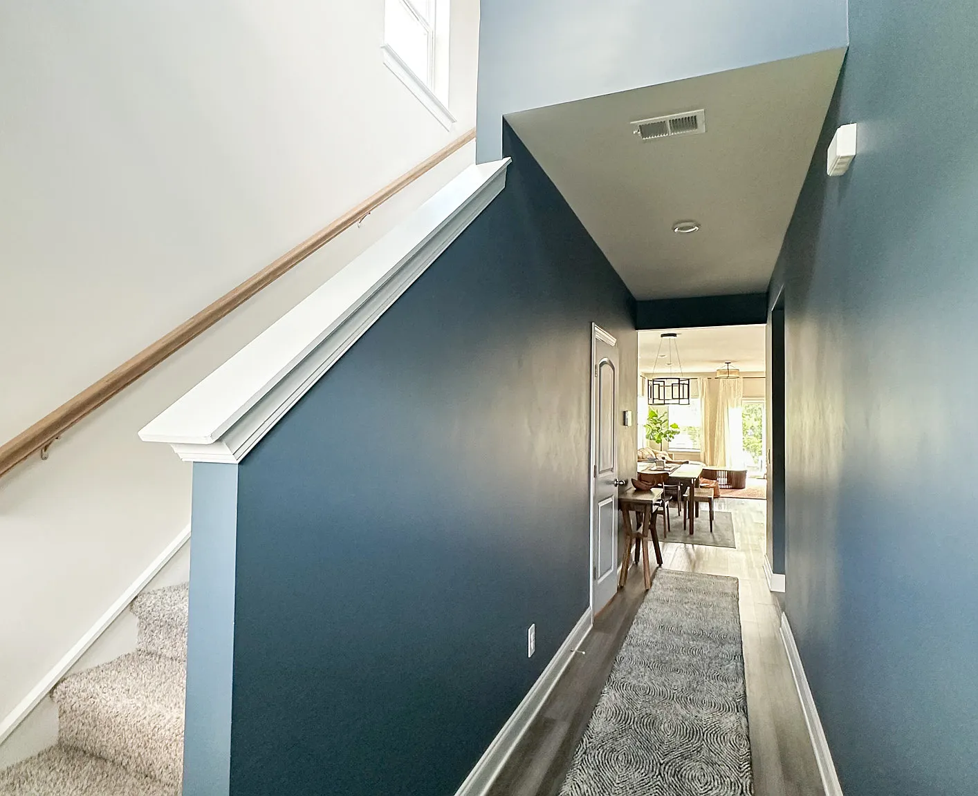 4 bed, 2.5 bath, 2081 sqft, $2,800 — Photo 2