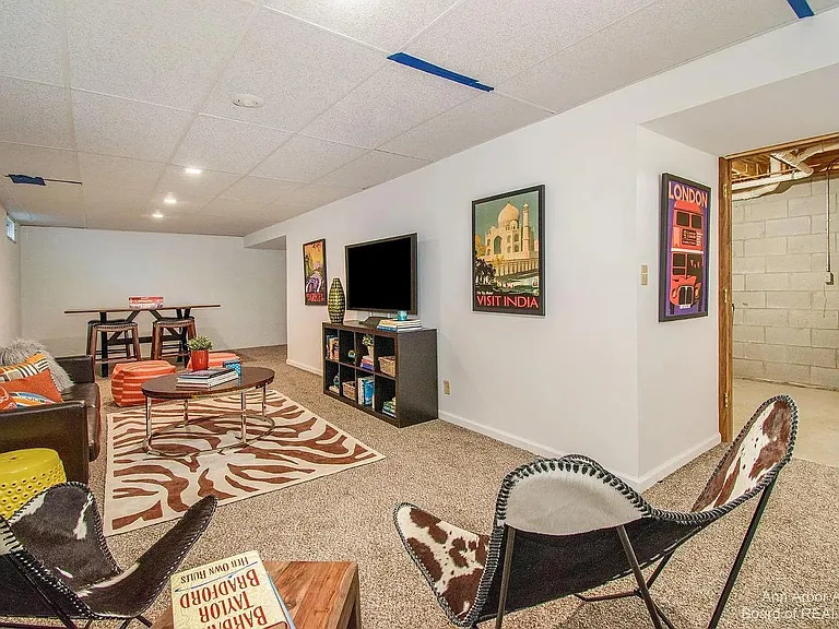 492 Park Pl — Photo 30