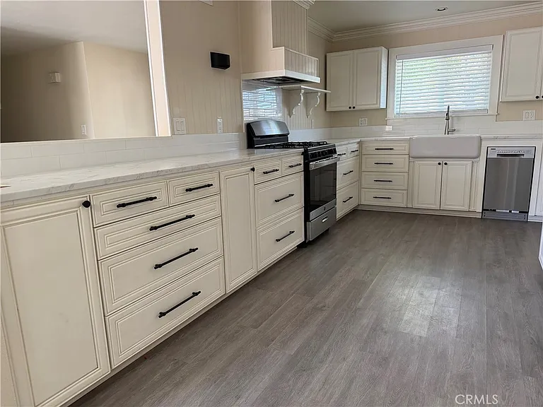 28461 Portsmouth Dr — Photo 2