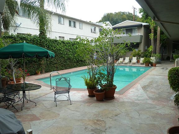 3rd image of 1330 N Crescent Heights Blvd APT 15