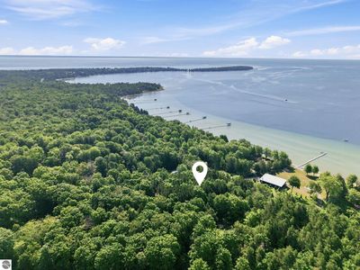 12820 N Northport Point Rd, Northport, MI, 49670