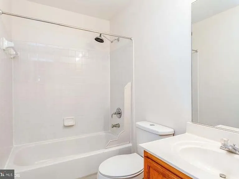 7836 Canter Ct — Photo 9