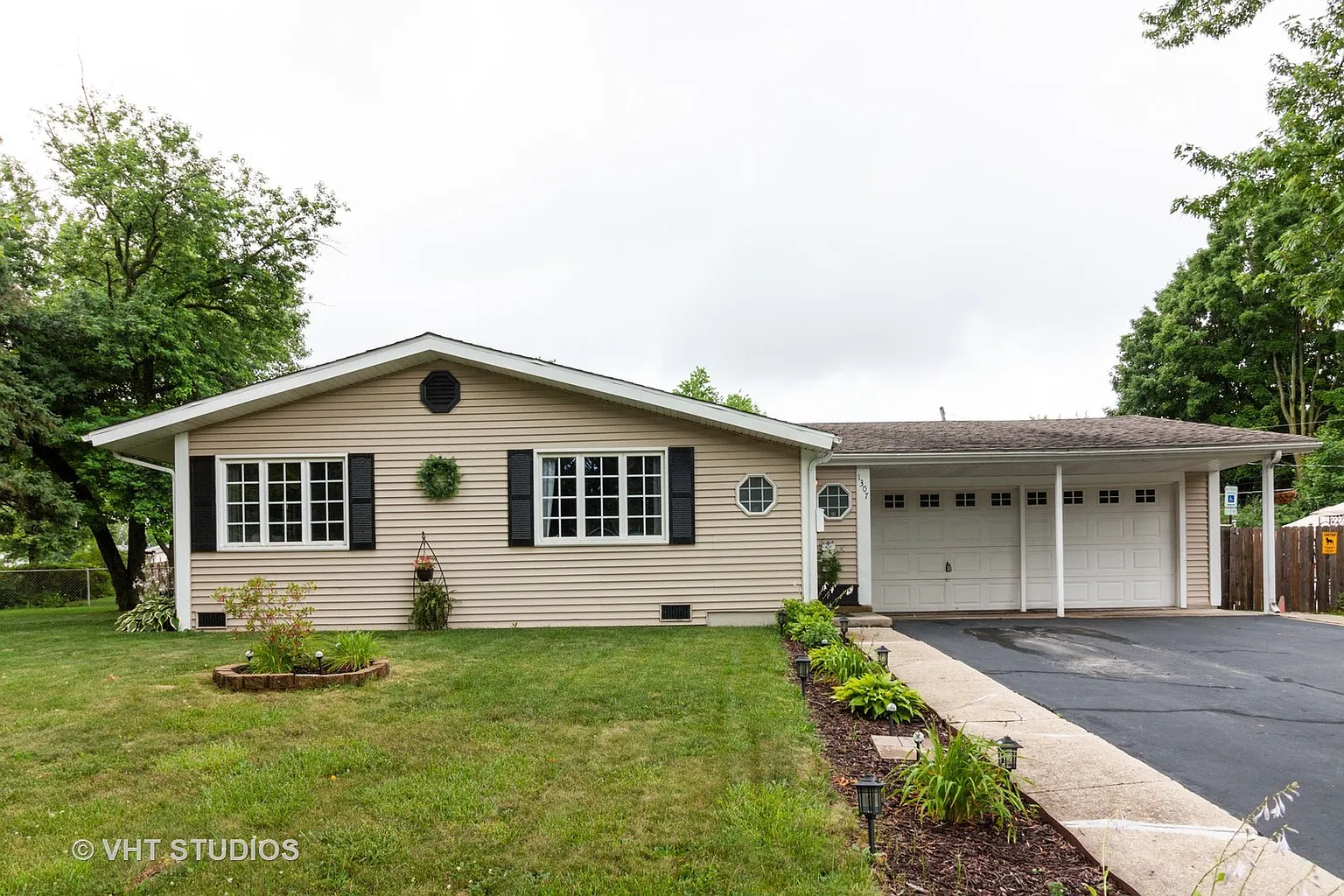 1307 McCameron Ave photo 1