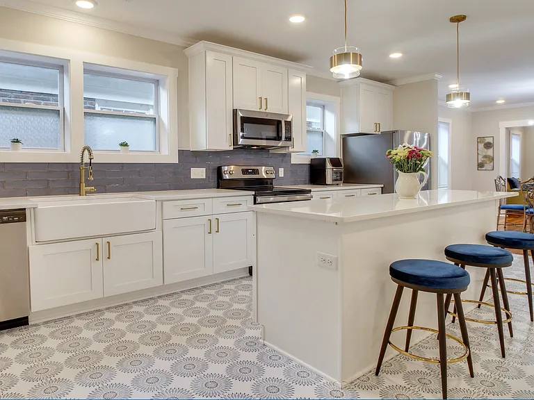 905 E Park Ave #B — Photo 6