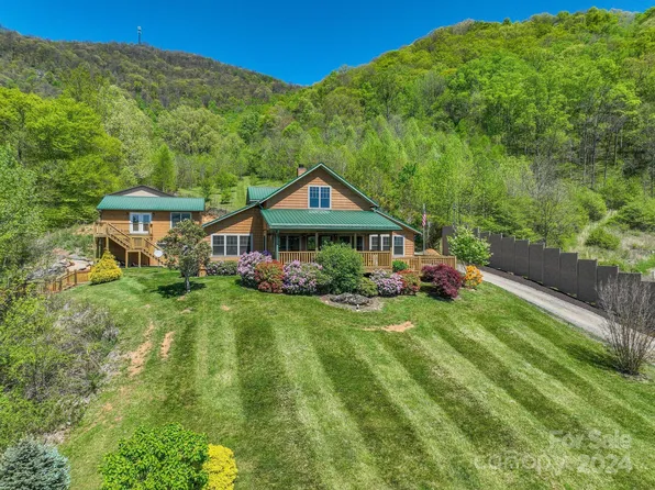 76 Sugarbush Ln, Canton, NC 28716