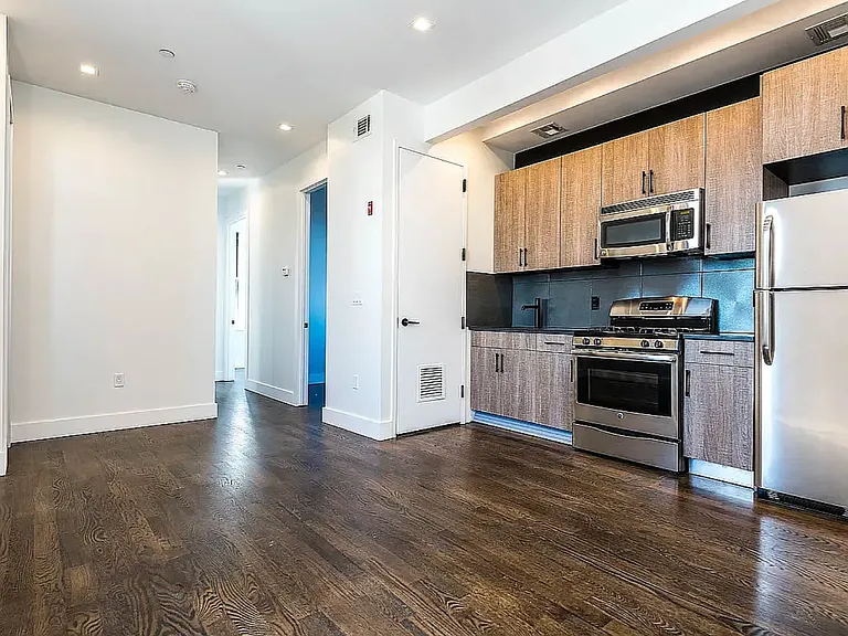 415 Suydam St #4R — Photo 3