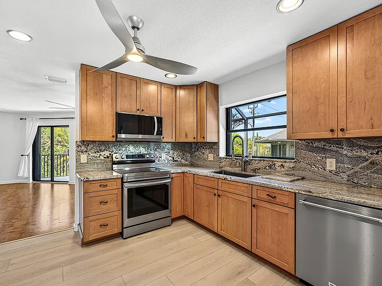 5662 SE Schooner Oaks Way — Photo 11