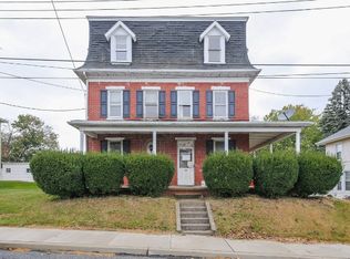22 W High St, Windsor, PA 17366