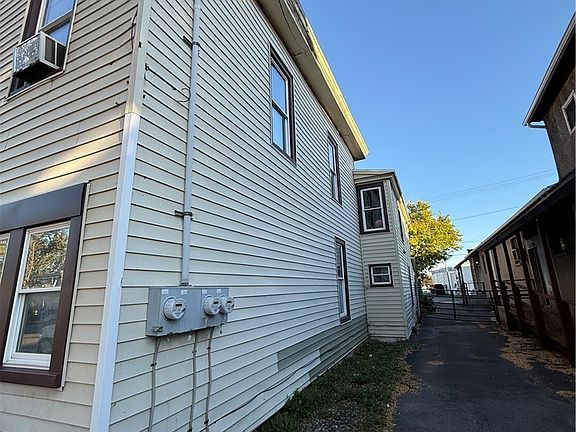 2nd image of 170 Madison St #168