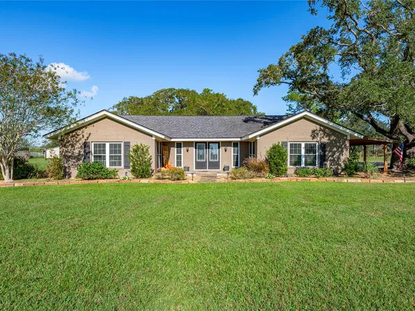 115 County Road 362, El Campo, TX 77437