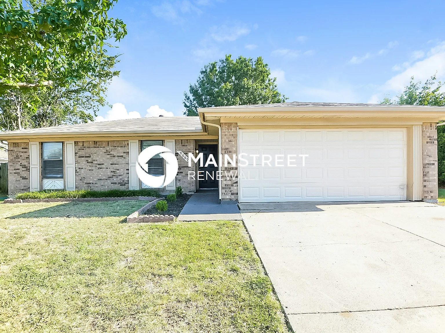 1117 Celeste St — Photo 1